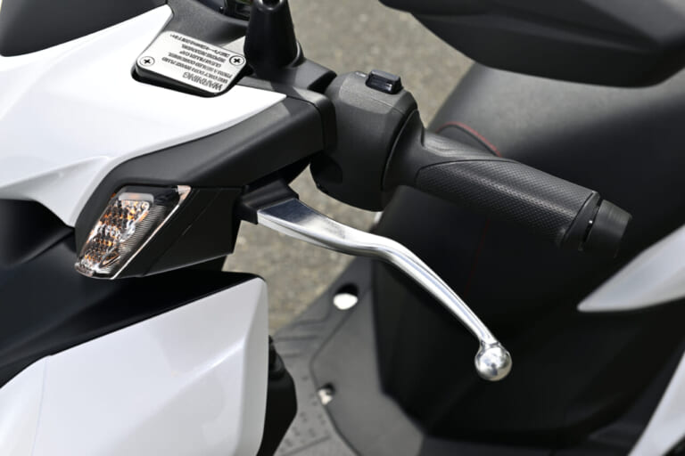 シグナスX|【コーナリングが別次元に良くなった!】ヤマハ シグナスX2026年モデル試乗レポート