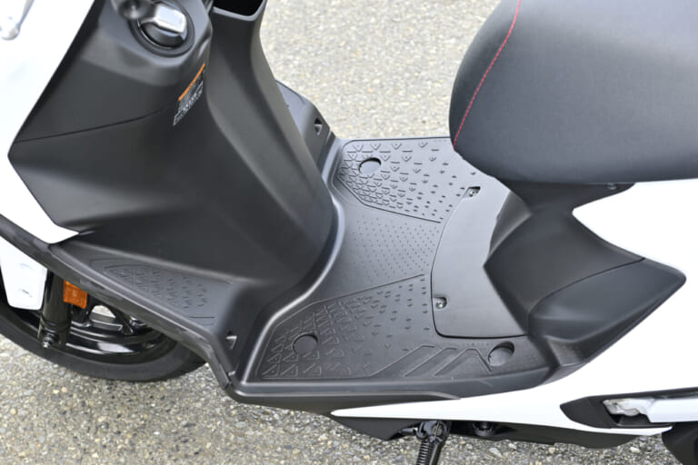 シグナスX|【コーナリングが別次元に良くなった!】ヤマハ シグナスX2026年モデル試乗レポート