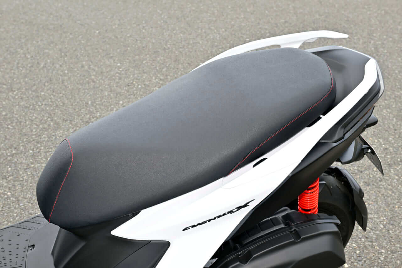 シグナスX|【コーナリングが別次元に良くなった!】ヤマハ シグナスX2026年モデル試乗レポート