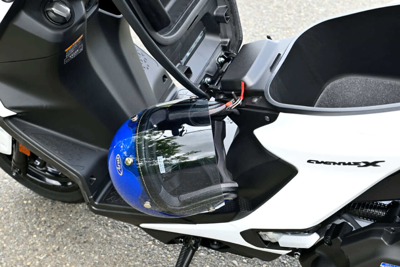 シグナスX|【コーナリングが別次元に良くなった!】ヤマハ シグナスX2026年モデル試乗レポート