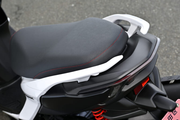 シグナスX|【コーナリングが別次元に良くなった!】ヤマハ シグナスX2026年モデル試乗レポート