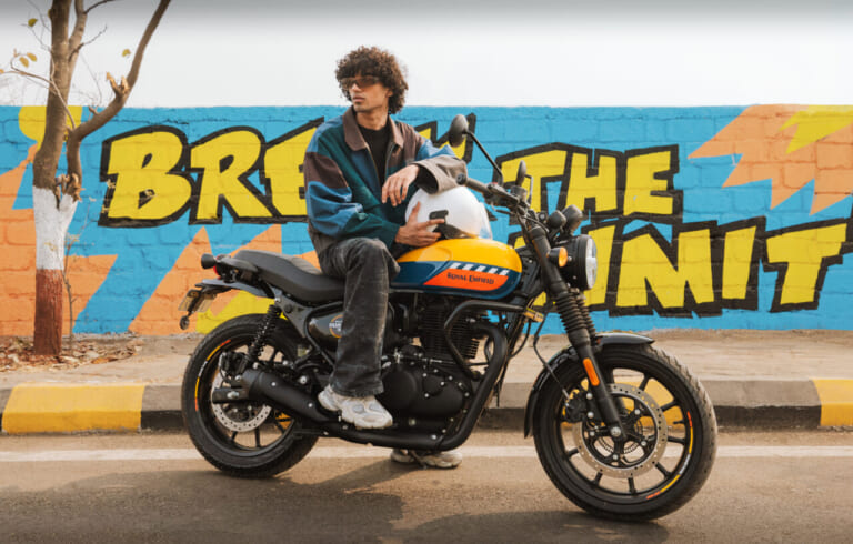 ROYAL ENFIELD HUNTER 350｜星座とボリウッドのアートを纏う、ストリートに映えるポップな新色。ロイヤルエンフィールド「ハンター350」2026年モデルに追加カラー2種が登場
