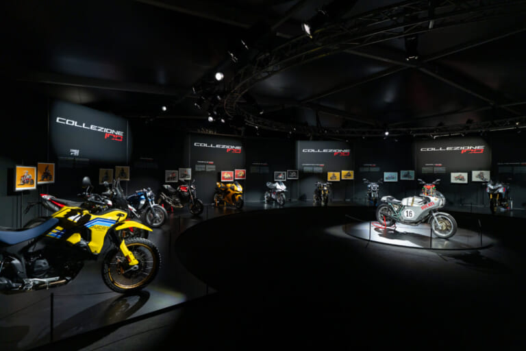 最新ドゥカティにヒストリックモデルのカラーリングをあしらった特別仕様車の展示には、往年の名車750イモラも展示された。（写真提供：ドゥカティ）｜来場12万人、パレードは驚異の18km！ドゥカティ100周年記念の『WDW2026』が史上最高のド迫力【マルケス、バニャイア、ストーナーも】