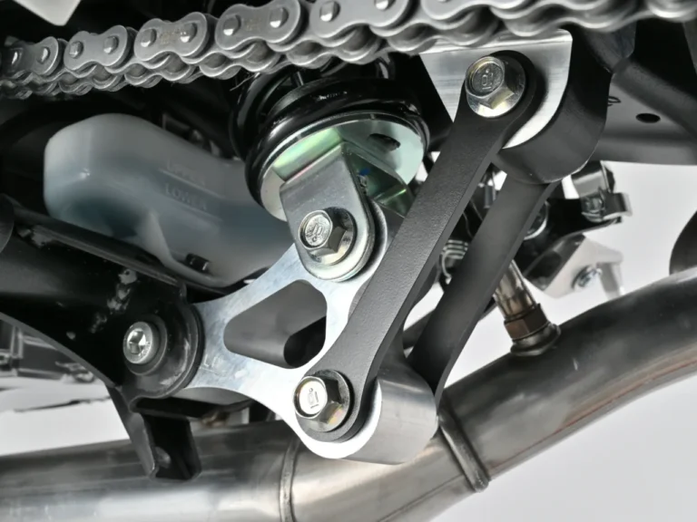 デイトナ_CBR400R FOUR E-Clutch用カスタムパーツ|話題の4気筒×Eクラッチ機に早くも即戦力パーツ登場! CBR400R FOUR E-Clutch(’26)用カスタムパーツ一挙紹介