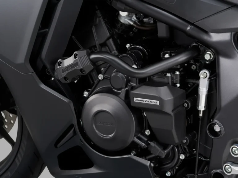 デイトナ_CBR400R FOUR E-Clutch用カスタムパーツ|話題の4気筒×Eクラッチ機に早くも即戦力パーツ登場! CBR400R FOUR E-Clutch(’26)用カスタムパーツ一挙紹介