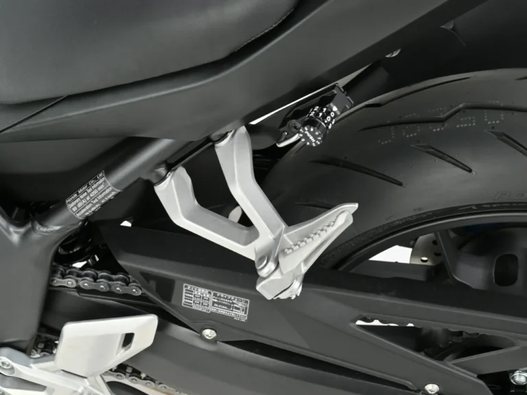 デイトナ_CBR400R FOUR E-Clutch用カスタムパーツ|話題の4気筒×Eクラッチ機に早くも即戦力パーツ登場! CBR400R FOUR E-Clutch(’26)用カスタムパーツ一挙紹介
