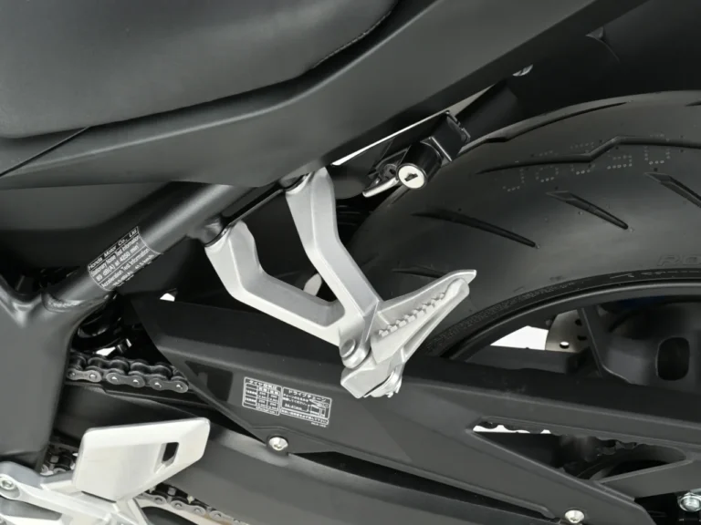 デイトナ_CBR400R FOUR E-Clutch用カスタムパーツ|話題の4気筒×Eクラッチ機に早くも即戦力パーツ登場! CBR400R FOUR E-Clutch(’26)用カスタムパーツ一挙紹介