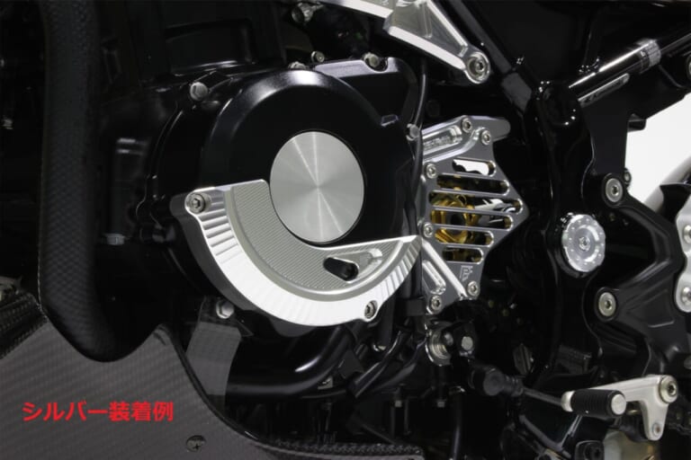 Poshfaith マシンド エンジンガード|Z900RSの造形美を引き立て、愛車の心臓部を力強く保護。ポッシュフェイスの重厚なアルミ削り出しエンジンガードは、機能美が高すぎる