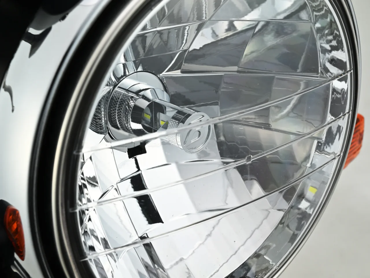 LEDヘッドライトバルブ プレシャス・レイ R2|従来品比1.4倍の爆光&コスパ最強のLEDヘッドライトバルブ! デイトナから待望の「プレシャス・レイ」新作2モデルが降臨!