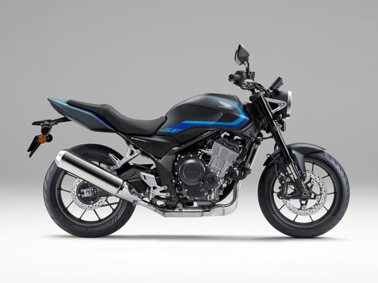 HONDA CB400 SUPER FOUR E-Clutch｜伝説のスーフォアが100万円切りで復活! スマホ連携からEクラッチまでフル装備、進化したホンダ新型「CB400スーパーフォア」が8/21に発売