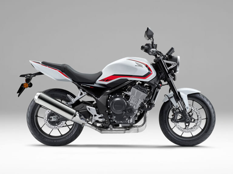 HONDA CB400 SUPER FOUR E-Clutch|伝説のスーフォアが100万円切りで復活! スマホ連携からEクラッチまでフル装備、進化したホンダ新型「CB400スーパーフォア」が8/21に発売