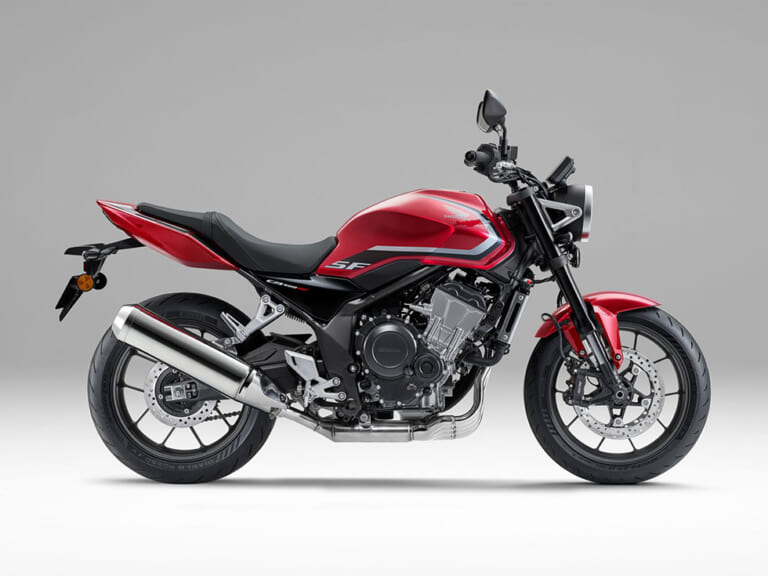 HONDA CB400 SUPER FOUR E-Clutch|伝説のスーフォアが100万円切りで復活! スマホ連携からEクラッチまでフル装備、進化したホンダ新型「CB400スーパーフォア」が8/21に発売