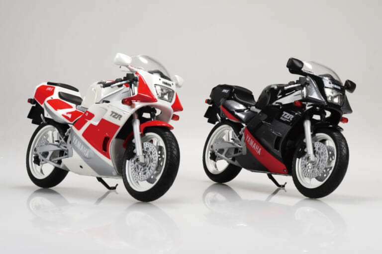 青島文化教材社 1/12 完成品バイク Yamaha TZR250 '89｜【サンマ復活】Vツイン全盛期に挑んだ伝説の「後方排気」。アオシマ製1/12スケールTZR250を手にする悦び