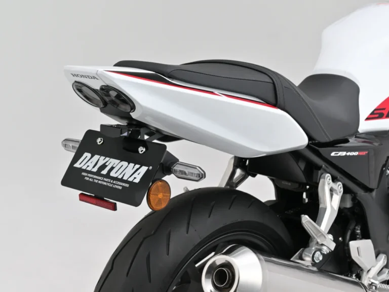 CB400_LEDフェンダーレスキット|Eクラッチ搭載で大注目の’26 CB400SF E-Clutch/CBR400R FOUR E-Clutch! デイトナから早くも走りと日常を激変させる定番&必須カスタムパーツが一挙登場!