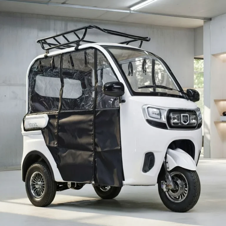 VIVEL TRIKE(ビベル トライク)|【69万円〜】家庭用コンセントで手軽に充電。普通免許でOK、車検・車庫証明ナシ! お子さんの送迎に。街乗り最強の“3人乗りEV”が爆売れ中!