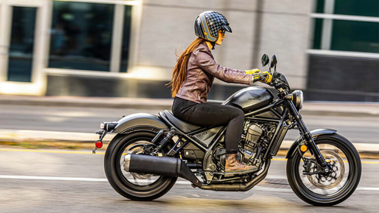 2025 HONDA Rebel 1100 乗車イメージ|ホンダ レブル1100シリーズ〈いま国内で買える新型バイクカタログ|大型二輪(1001cc以上)〉【2026最新版】