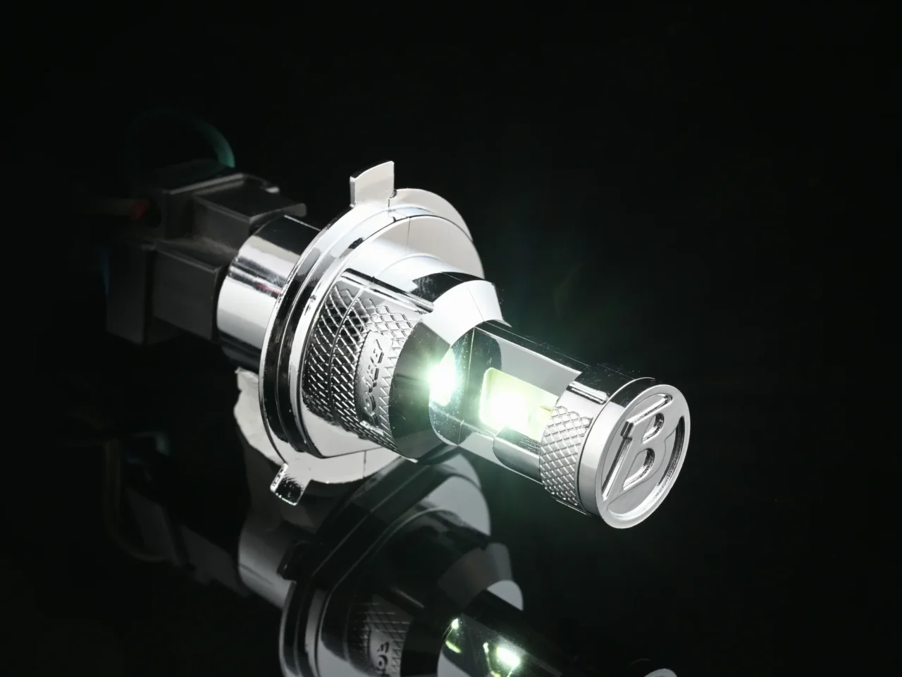 LEDヘッドライトバルブ プレシャス・レイ R2|従来品比1.4倍の爆光&コスパ最強のLEDヘッドライトバルブ! デイトナから待望の「プレシャス・レイ」新作2モデルが降臨!