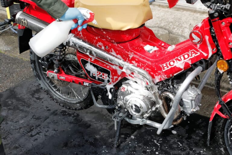 BAN-ZI|MUDMAX|CT125ハンターカブ|頑固な泥や油汚れを素材を傷めず一掃、希釈率を調整できる強アルカリ系洗浄剤