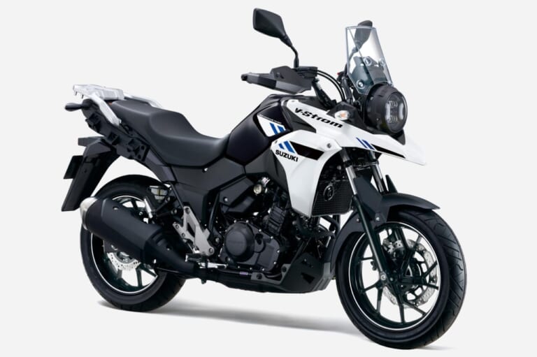 SUZUKI V-STROM 250｜新顔でタフさ倍増、ABSユニットも刷新。待望のLEDヘッドランプ採用! スズキの車検不要アドベンチャー「Vストローム250」2026年モデルが遂に登場