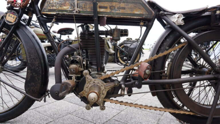 RUDGE MULTI|【衝撃】まるで自転車! 114年前のバイクが動く〜歴代ハーレーのキックスタート&サウンドを完全収録!!