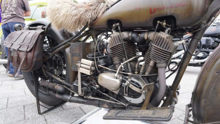 IOE(インテーク オーバー エグゾースト) ハーレーダビッドソンJD Vツイン|【衝撃】まるで自転車! 114年前のバイクが動く〜歴代ハーレーのキックスタート&サウンドを完全収録!!