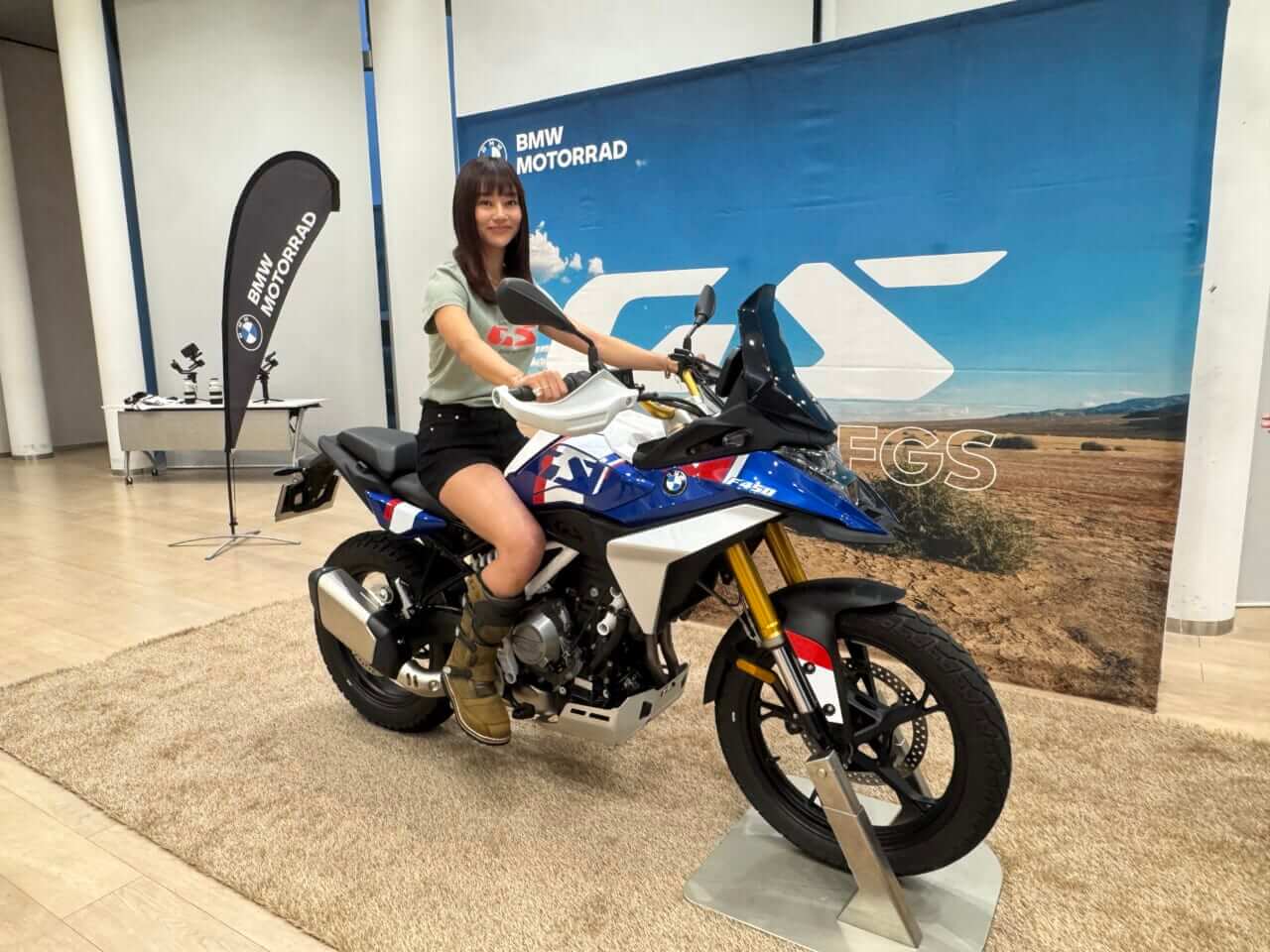 「BMW F900xrとワタシが走る、理由。」part 7|「BMW F900xrとワタシが走る、理由。」part 7~大注目のF450GSお披露目~!!!憧れのGSシリーズ。女性、小柄さん、リターンライダーさんも〇〇のおかげでスイスイ乗れそうだ?!~