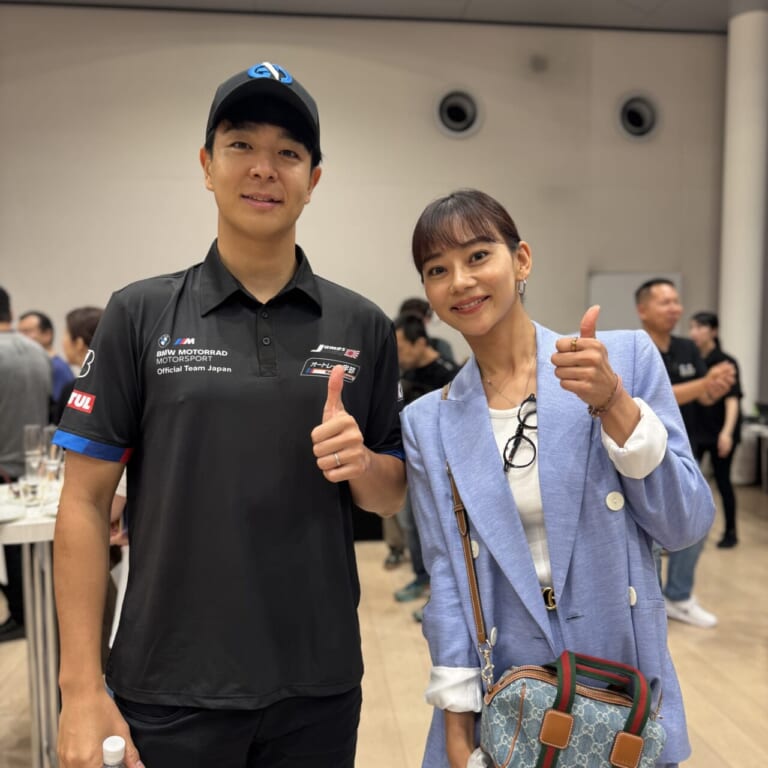 指出瑞貴|「BMW F900xrとワタシが走る、理由。」part 9 〜8耐決勝翌日のプレス報告会!選手目の前!緊張のワタシ!不思議!〜
