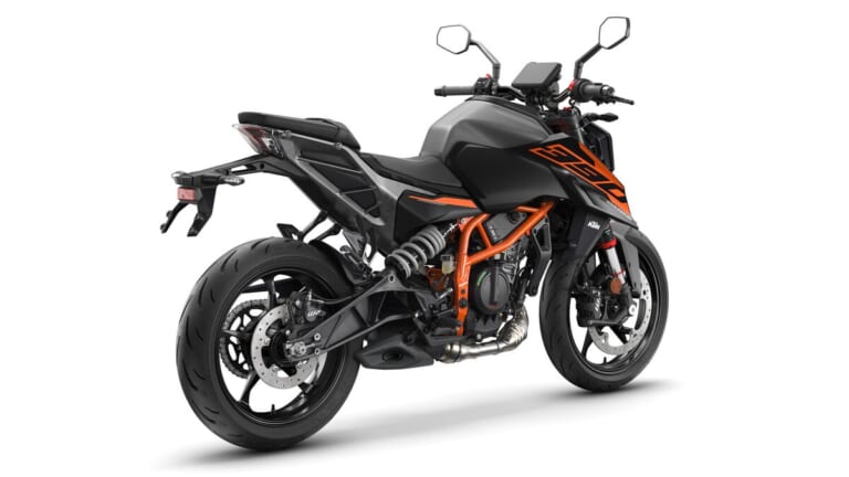 KTM 390 DUKE|新開発キャリパーで制動力アップ。刺激的な走りがさらに研ぎ澄まされた、KTMの新型「390デューク」2026年モデルが82万9000円で登場