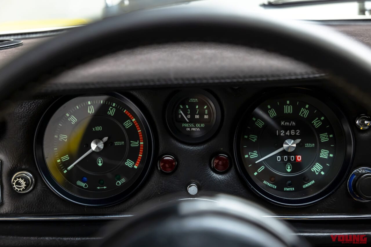 1973年 マセラティ ボーラの車内、インパネ部分|「スーパーカーブームの陰でひっそりと…」50年以上前に登場した大人のGTカー。気品漂う美しいボディラインが印象的な「マセラティ・ボーラ」