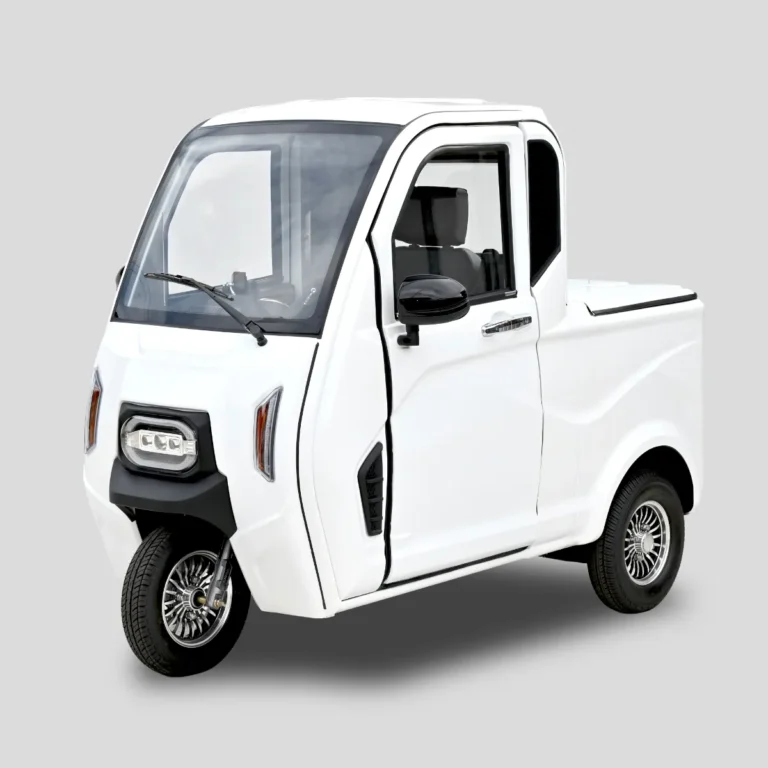 VIVEL TRACK(ビベルトラック)|【69万円〜】家庭用コンセントで手軽に充電。普通免許でOK、車検・車庫証明ナシ! お子さんの送迎に。街乗り最強の“3人乗りEV”が爆売れ中!