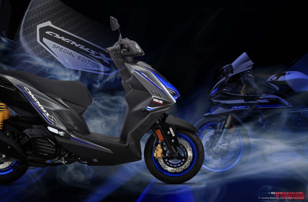 YAMAHA CYGNUS X SPECIAL EDITION｜カーボン調×マットチタンの凄み。ヤマハの125ccスポーツスクーターに最強スーパースポーツのDNAを注入した、800台限定の特別モデルが登場【CYGNUS X SPECIAL EDITION】