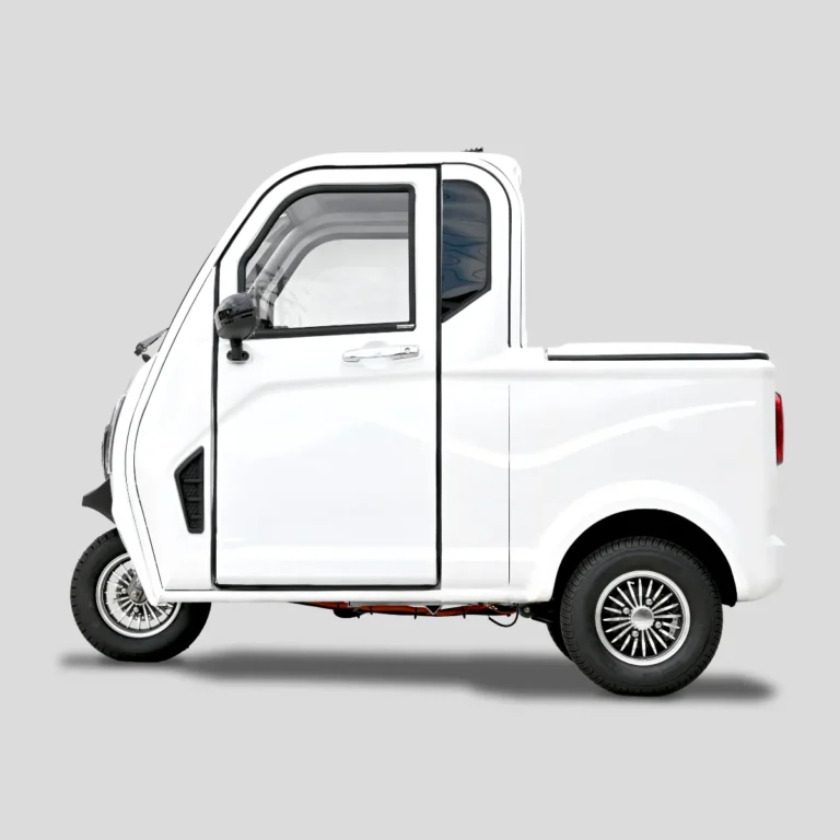 VIVEL TRACK(ビベルトラック)|【69万円〜】家庭用コンセントで手軽に充電。普通免許でOK、車検・車庫証明ナシ! お子さんの送迎に。街乗り最強の“3人乗りEV”が爆売れ中!