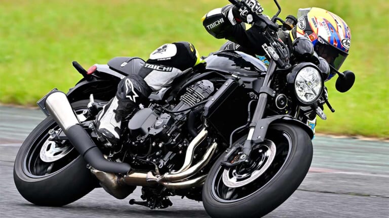 【試乗インプレ】Z900RSブラックボール「見た目は変わらないのに乗ると別モノ!?」2026フルチェンジの真価を青木宣篤が徹底検証