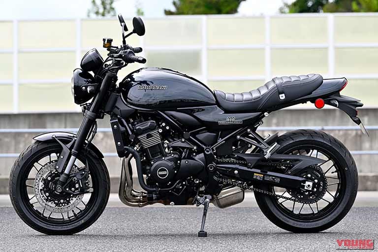 カワサキZ900RS｜【試乗インプレ】Z900RSブラックボール「見た目は変わらないのに乗ると別モノ!?」2026フルチェンジの真価を青木宣篤が徹底検証