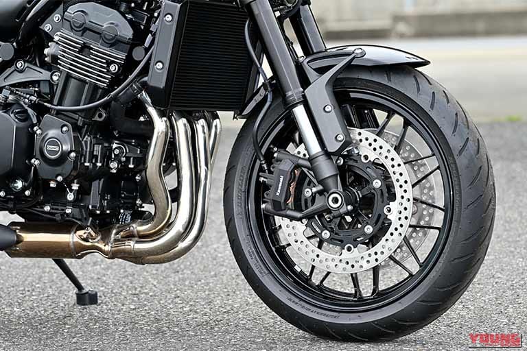 カワサキZ900RS｜【試乗インプレ】Z900RSブラックボール「見た目は変わらないのに乗ると別モノ!?」2026フルチェンジの真価を青木宣篤が徹底検証