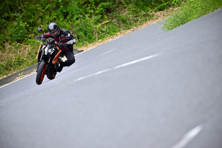 KTM 390DUKE試乗レポート|【ミドルクラス最高の電脳体験が可能!!】KTM 390DUKE試乗レポート