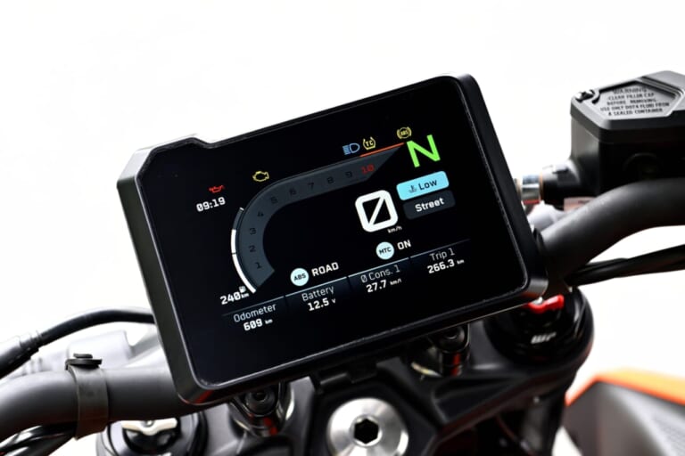 KTM 390DUKE試乗レポート|【ミドルクラス最高の電脳体験が可能!!】KTM 390DUKE試乗レポート