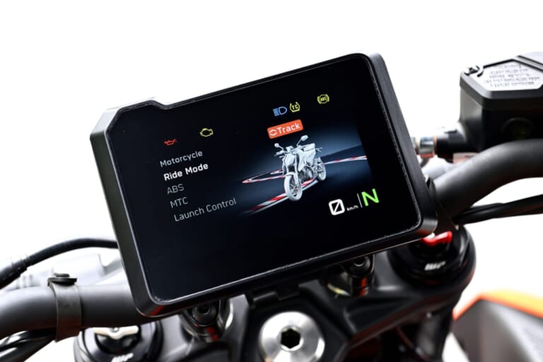 KTM 390DUKE試乗レポート｜【ミドルクラス最高の電脳体験が可能！！】KTM 390DUKE試乗レポート