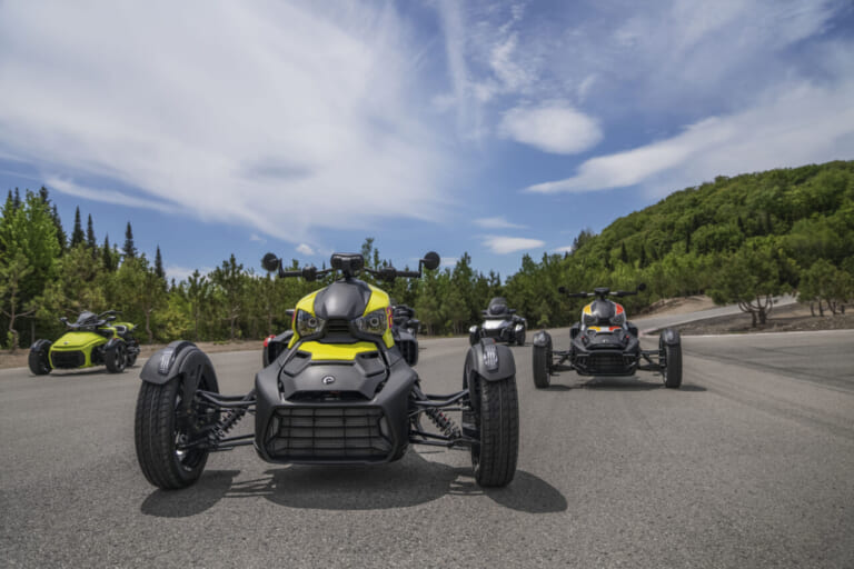 自動車免許で乗れる安定性と走りの歓び。前2輪のリバーストライク「Can-Am」が最大25万円購入サポートキャンペーンを実施中｜自動車免許で乗れる安定性と走りの歓び。前2輪のリバーストライク「Can-Am」が最大25万円購入サポートキャンペーンを実施中