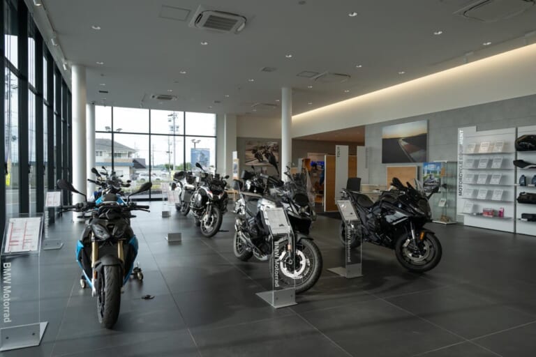 モトラッドミツオカ鈴鹿店|店内|過酷なレースでその高い技術を発揮。モトラッドミツオカ鈴鹿店のメカニックが、鈴鹿8耐を戦った