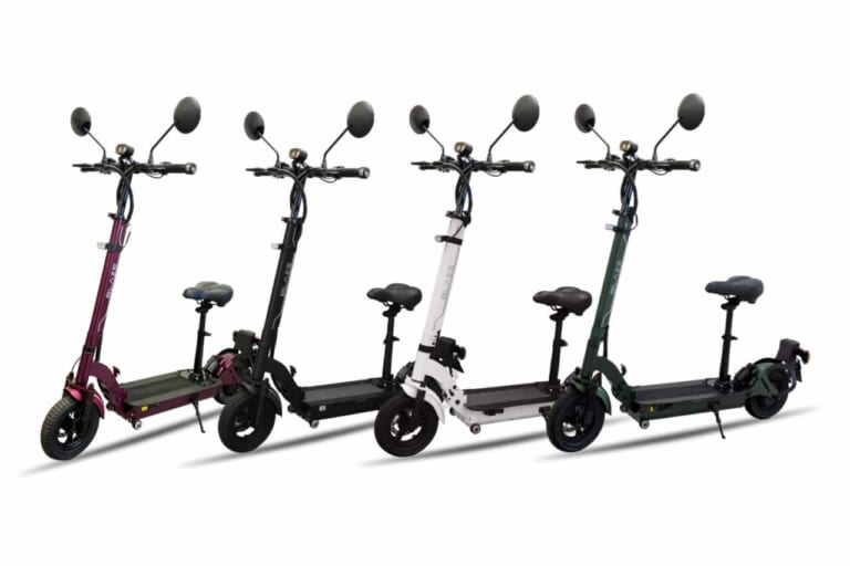 BLAZE KICKBOARD EV Basic｜16歳から免許不要で座って乗れる! ブレイズの折りたたみ式 特定原付「キックボードEV」の魅力を半額の今こそ体感せよ