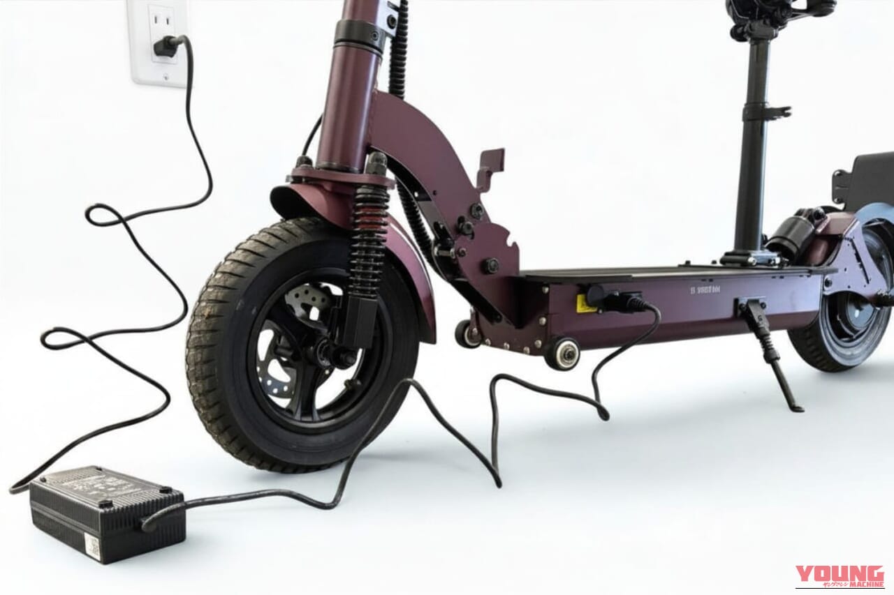 BLAZE KICKBOARD EV Basic｜16歳から免許不要で座って乗れる! ブレイズの折りたたみ式 特定原付「キックボードEV」の魅力を半額の今こそ体感せよ
