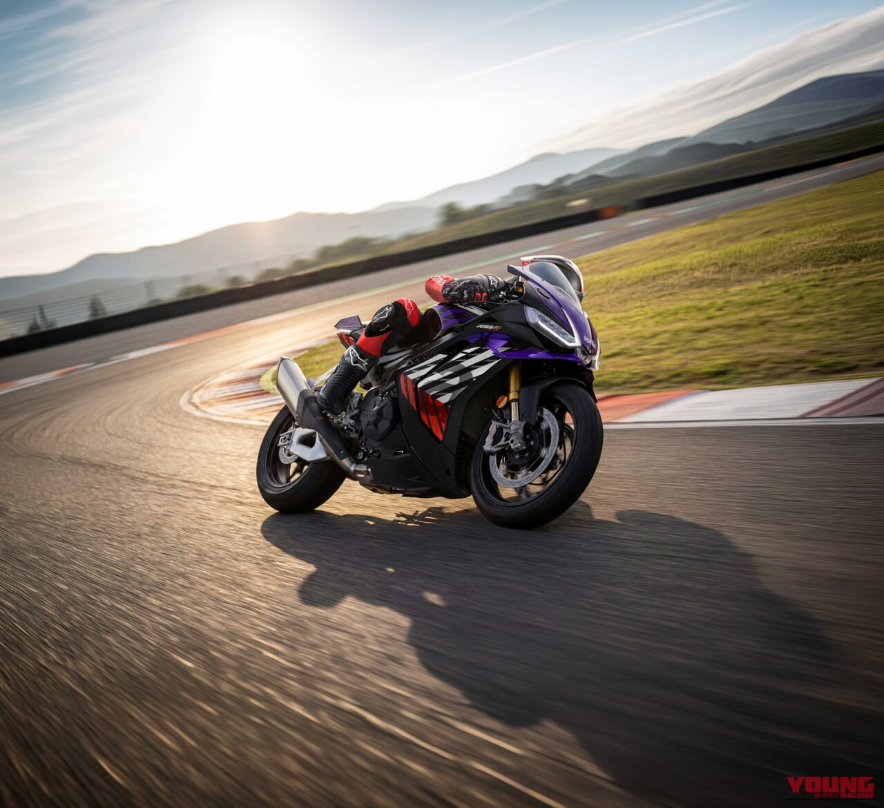 aprilia RSV4 FACTORY｜【12台限定】220馬力のV4エンジン搭載で、最新の予測型電子制御で限界を超える。 アプリリア最強のスーパースポーツ「RSV4ファクトリー」新型が受注開始