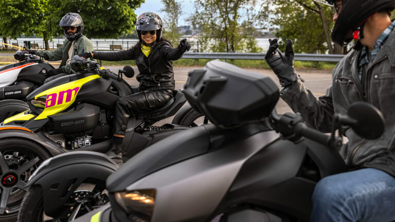 Can-Am Ryker|奇跡の新車2ストVツイン『ドゥエチンクアンタ』日本上陸に大熱狂! 30年ぶりホンダ4気筒400ccフルカウル復活等で、ロマン溢れる1ヶ月に【7月ホットなバイクニュース振り返り】
