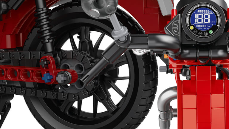 523ピースに込められたホンダの魂。大人が夢中になるCT125ハンターカブの極上ブロックが成田空港T3で販売開始