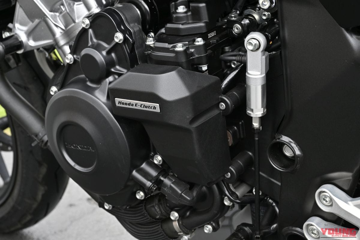 HONDA CB400 SUPER FOUR E-Clutch |【動画あり】直4サウンドに酔いしれろ! Eクラッチ搭載で取り回しの軽さも最高な新型。ホンダ「CB400SF&CBR400RF」の足つきと排気音に迫る