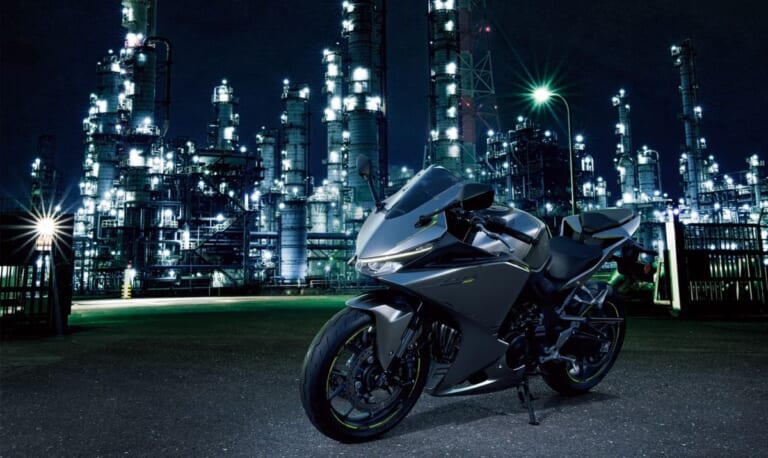 HONDA CBR400R FOUR E-Clutch｜ツインラムエアダクト搭載、待望のフレンドリー直4フルカウル！ 走りへの没入感を約束するホンダ新型「CBR400Rフォア Eクラッチ」が9/18に発売