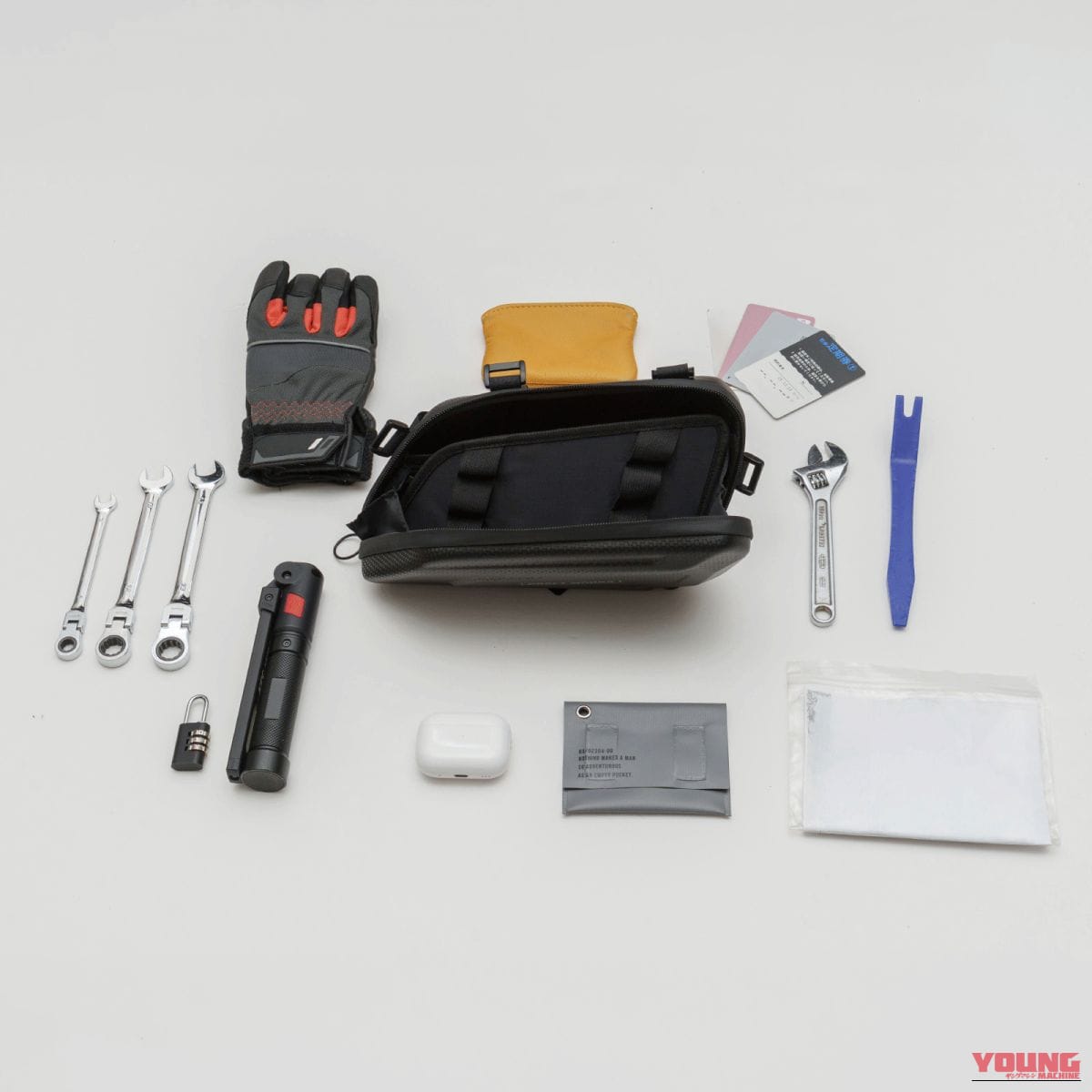 CRAFTWORKS レブル専用 エンジンサイドバッグ｜工具やスマホをスマートに収納。グローブのまま開閉できる、レブル250/500＆CL250/500専用ハードシェルエンジンサイドバッグ登場