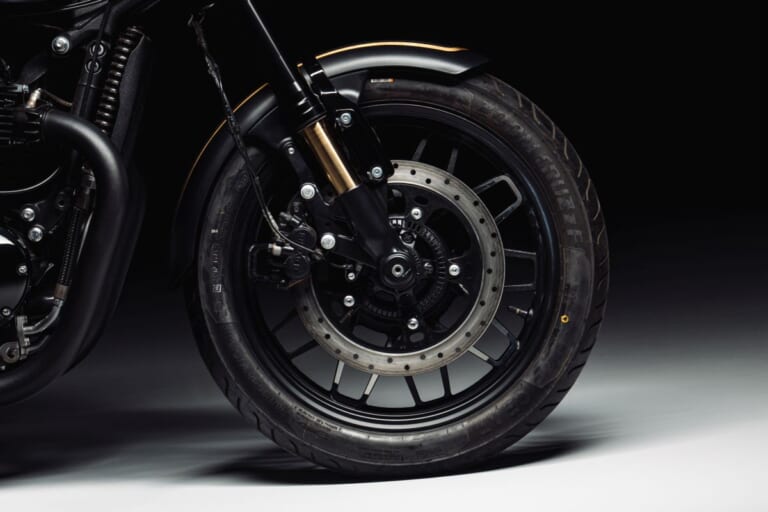 ROYAL ENFIELD SHOTGUN 650 × Rough Crafts Edition|【日本限定5台】135万6300円で手にする極上の職人技。黒と金で彩られたロイヤルエンフィールド「ショットガン650」ラフ・クラフツ仕様が抽選販売へ