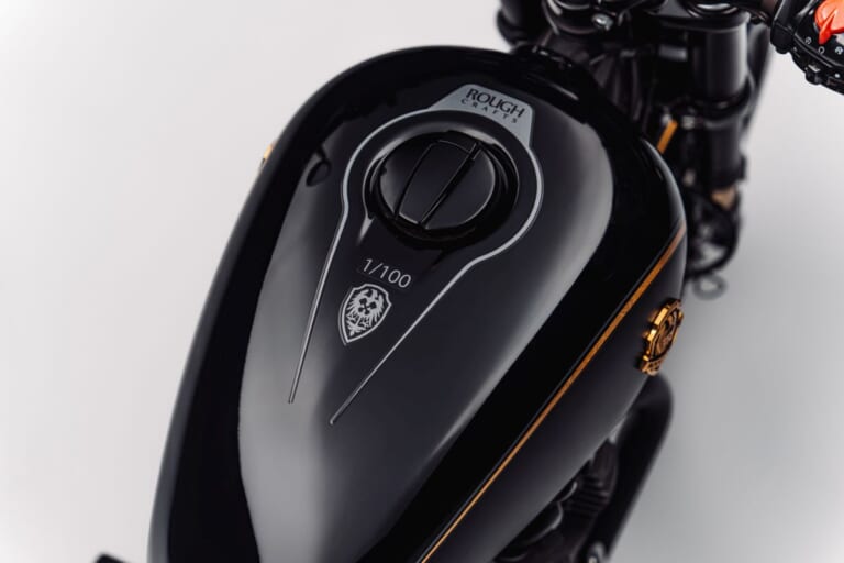 ROYAL ENFIELD SHOTGUN 650 × Rough Crafts Edition|【日本限定5台】135万6300円で手にする極上の職人技。黒と金で彩られたロイヤルエンフィールド「ショットガン650」ラフ・クラフツ仕様が抽選販売へ